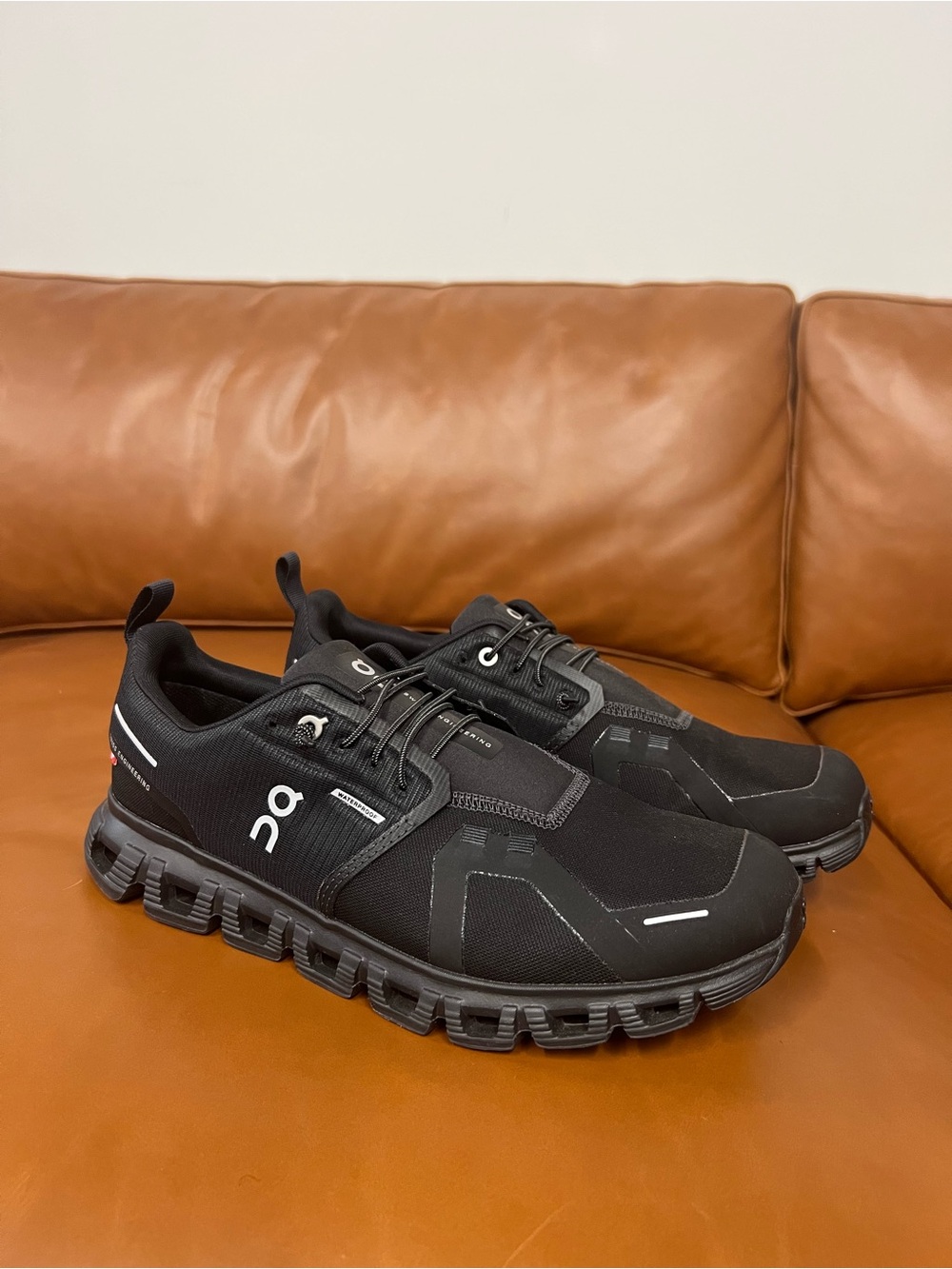 On Running Men's CLOUD 6 WATERPROOF ALL BLACK